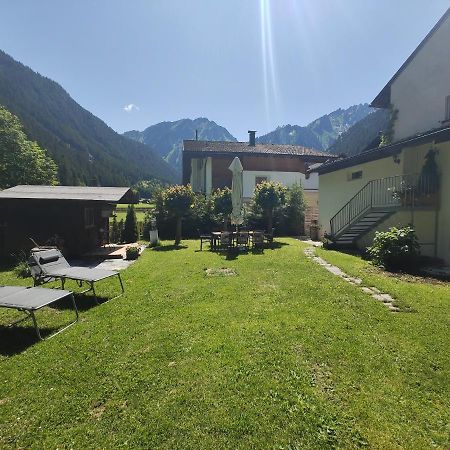 Alpenchalet Dona Partenen Exterior photo